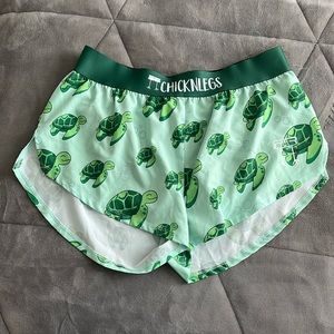 Women's Sea Turtles 1.5" Split Shorts